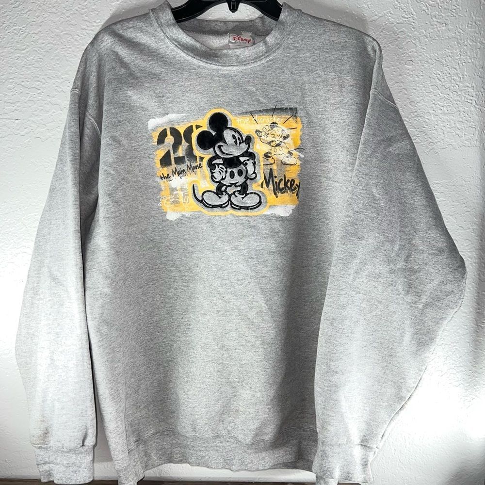 Vintage Disney World Mickey Mouse Sweatshirt Large?